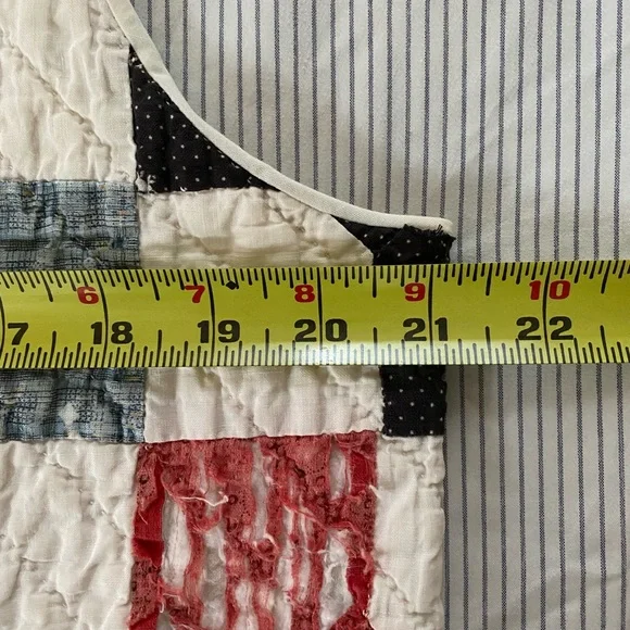 Handmade quilt vest. - Picture 4 of 8